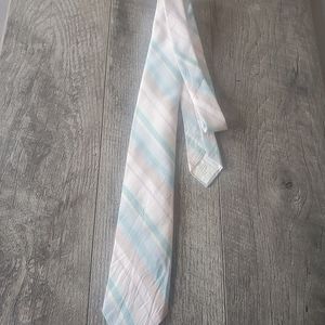 Austin Manor Tie